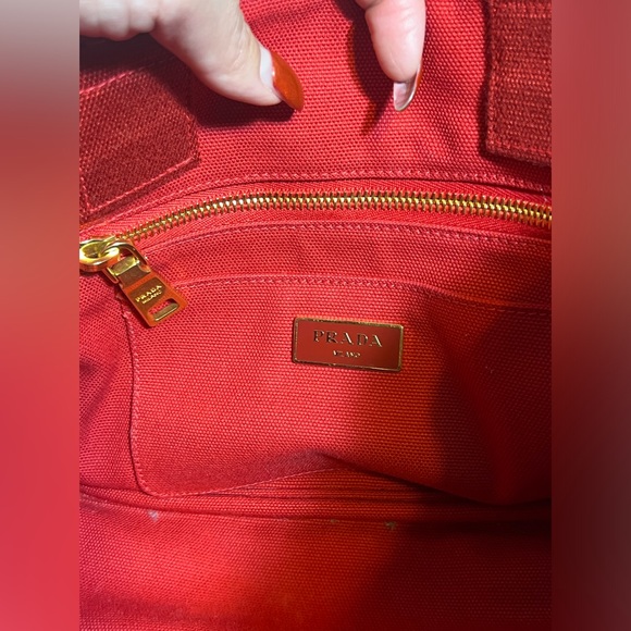 Prada Canapa pm size - Picture 2 of 6